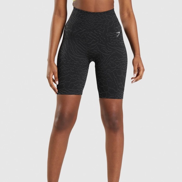 Gymshark Pants - Gymshark Adapt Animal Seamless Cycling Shorts - Black